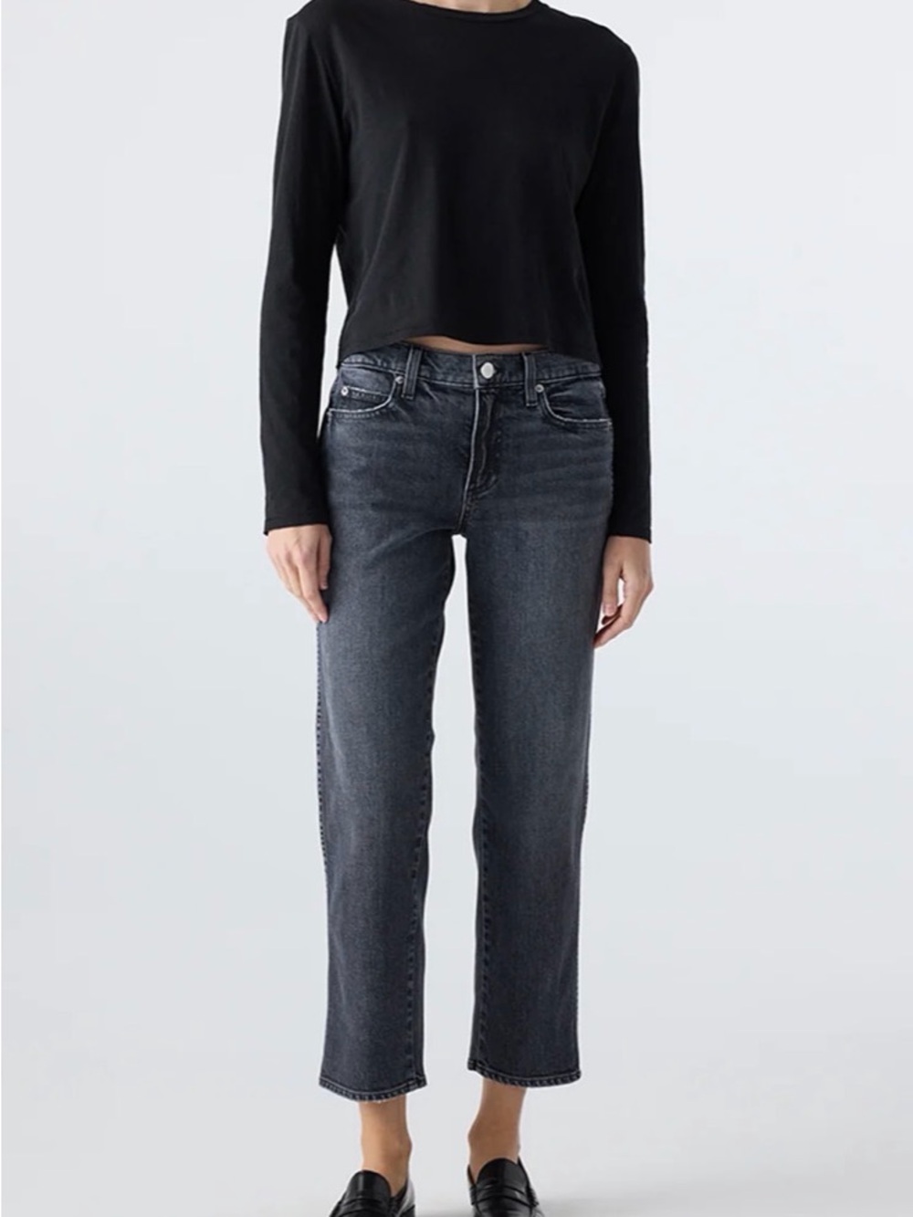 NEW AMO LIBBY Tapered Jeans Mid Rise in color SMOKIN' Washed Black